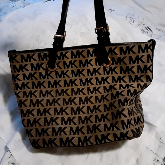 Michael Kors large tote - Picture 2 of 11